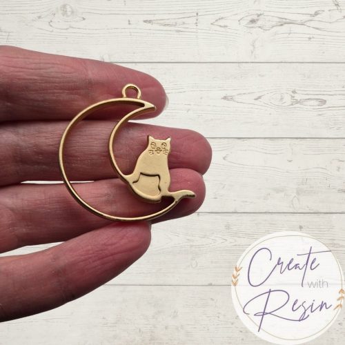 Cat on Crescent Moon Bezel